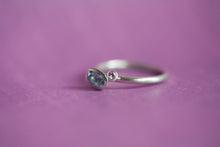 Lade das Bild in den Galerie-Viewer, Petit Bouquet Ring