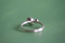 Lade das Bild in den Galerie-Viewer, Petit Bouquet Ring