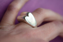 Lade das Bild in den Galerie-Viewer, Radical Love Ring