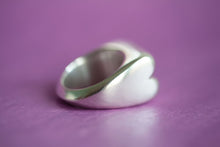Lade das Bild in den Galerie-Viewer, Radical Love Ring
