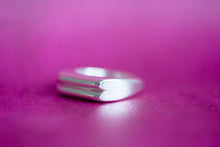Lade das Bild in den Galerie-Viewer, Radical Love Ring Silber Medium