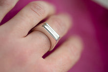 Lade das Bild in den Galerie-Viewer, Radical Love Ring Silber Medium